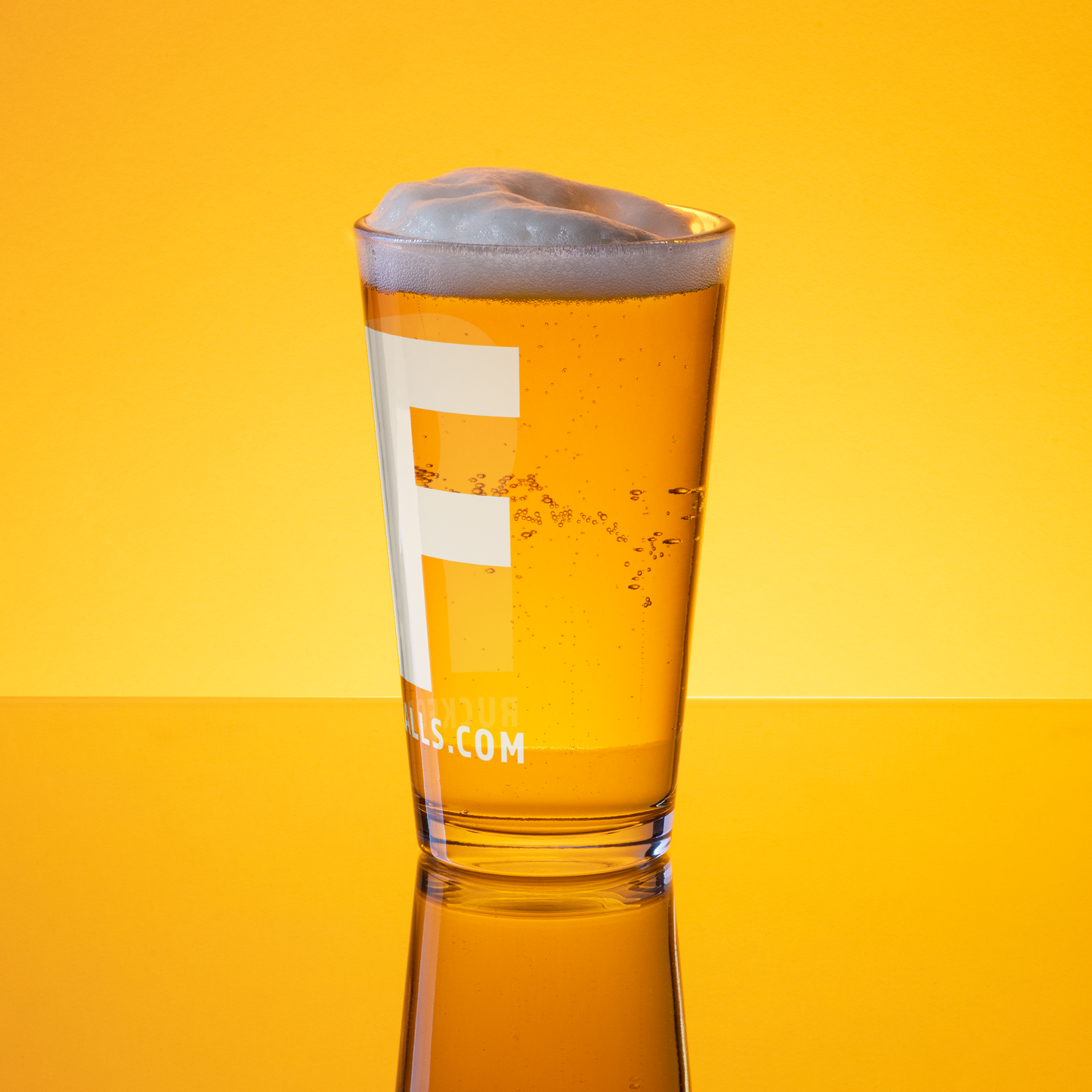 RF Shaker pint glass (white)